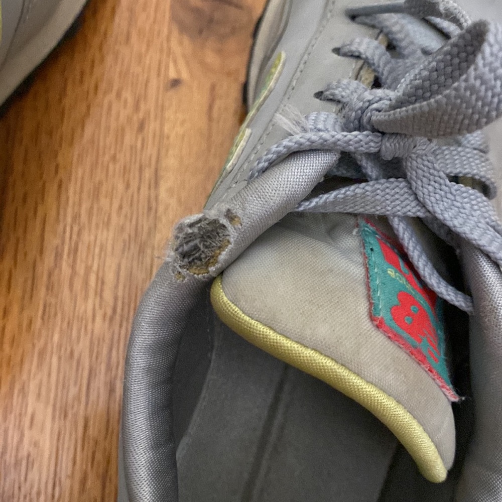 New Balance Shoes - Picture 3 of 5